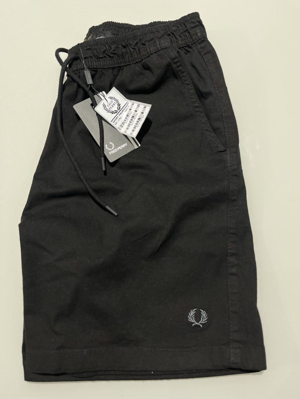 SHORTS SARJA FRED PERRY PRETO