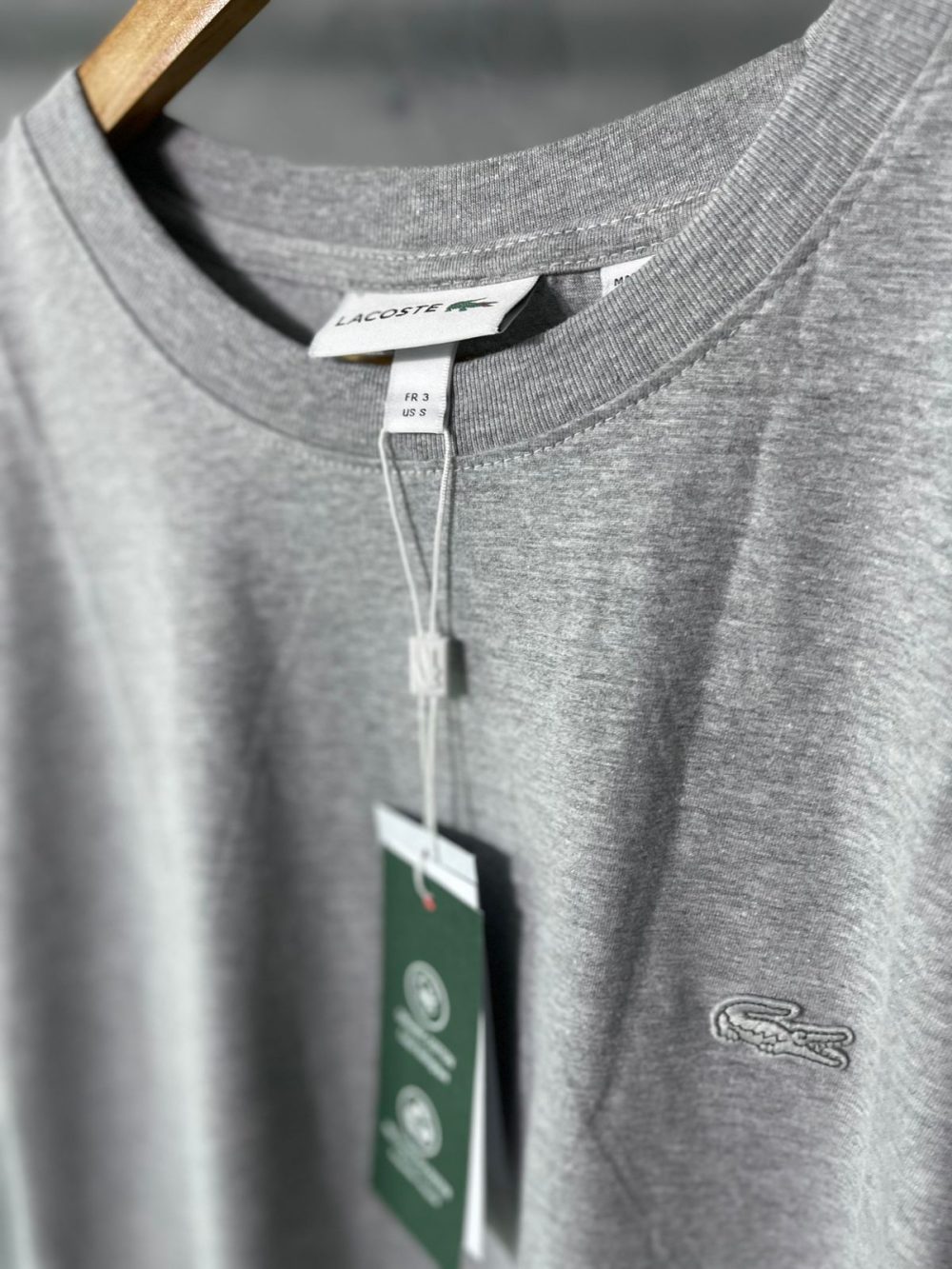 GRIFE ITALIANA LACOSTE CINZA MONOCROMATICA - Image 2