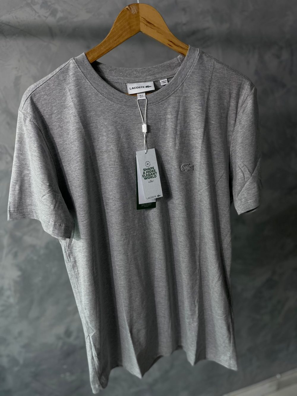 GRIFE ITALIANA LACOSTE CINZA MONOCROMATICA