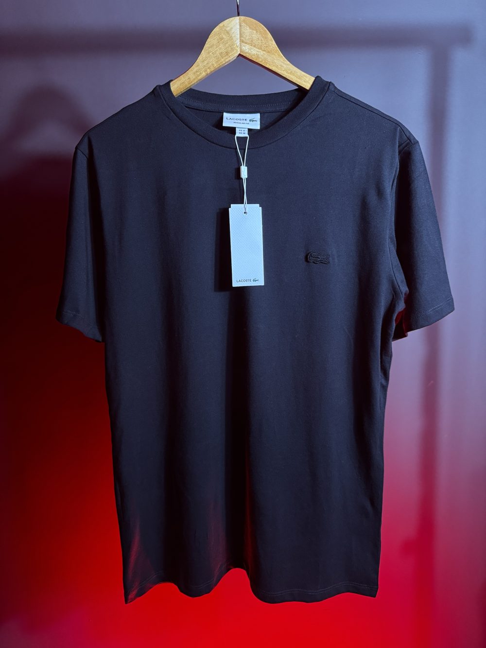 GRIFE ITALIANA LACOSTE PRETA MONOCROMATICA