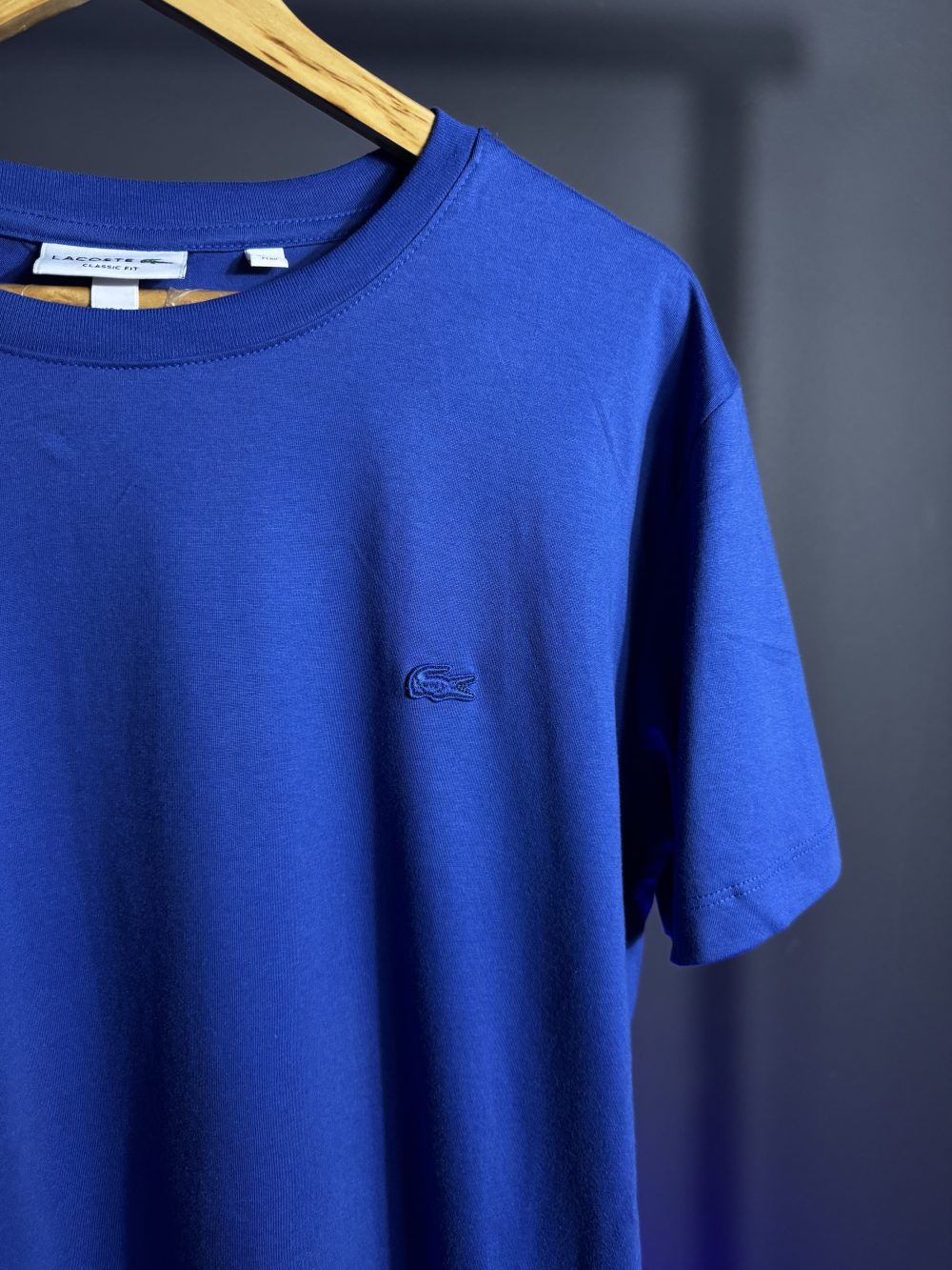 GRIFE ITALIANA LACOSTE AZUL MONOCROMATICA