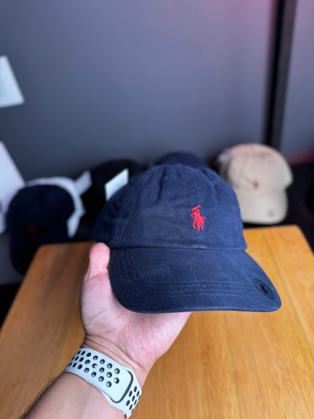 Boné Ralph Lauren Azul Marinho ( detalhe vermelho )