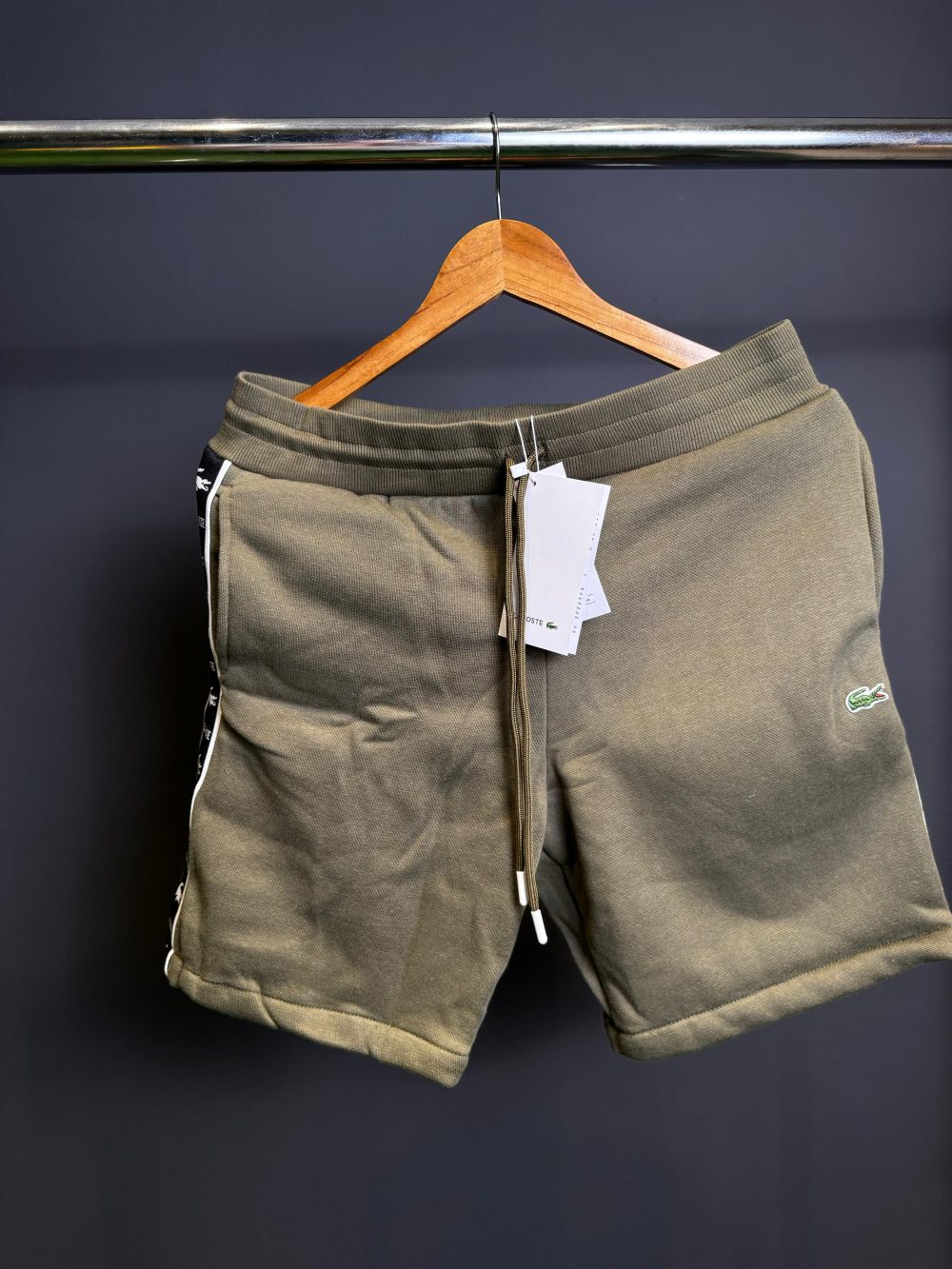 SHORTS LACOSTE VERDE