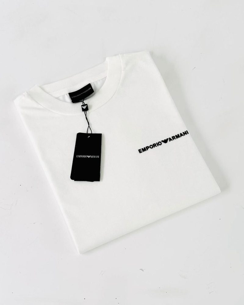 GRIFE ITALIANA ARMANI EXCHANGE EM ALTO RELEVO BRANCA