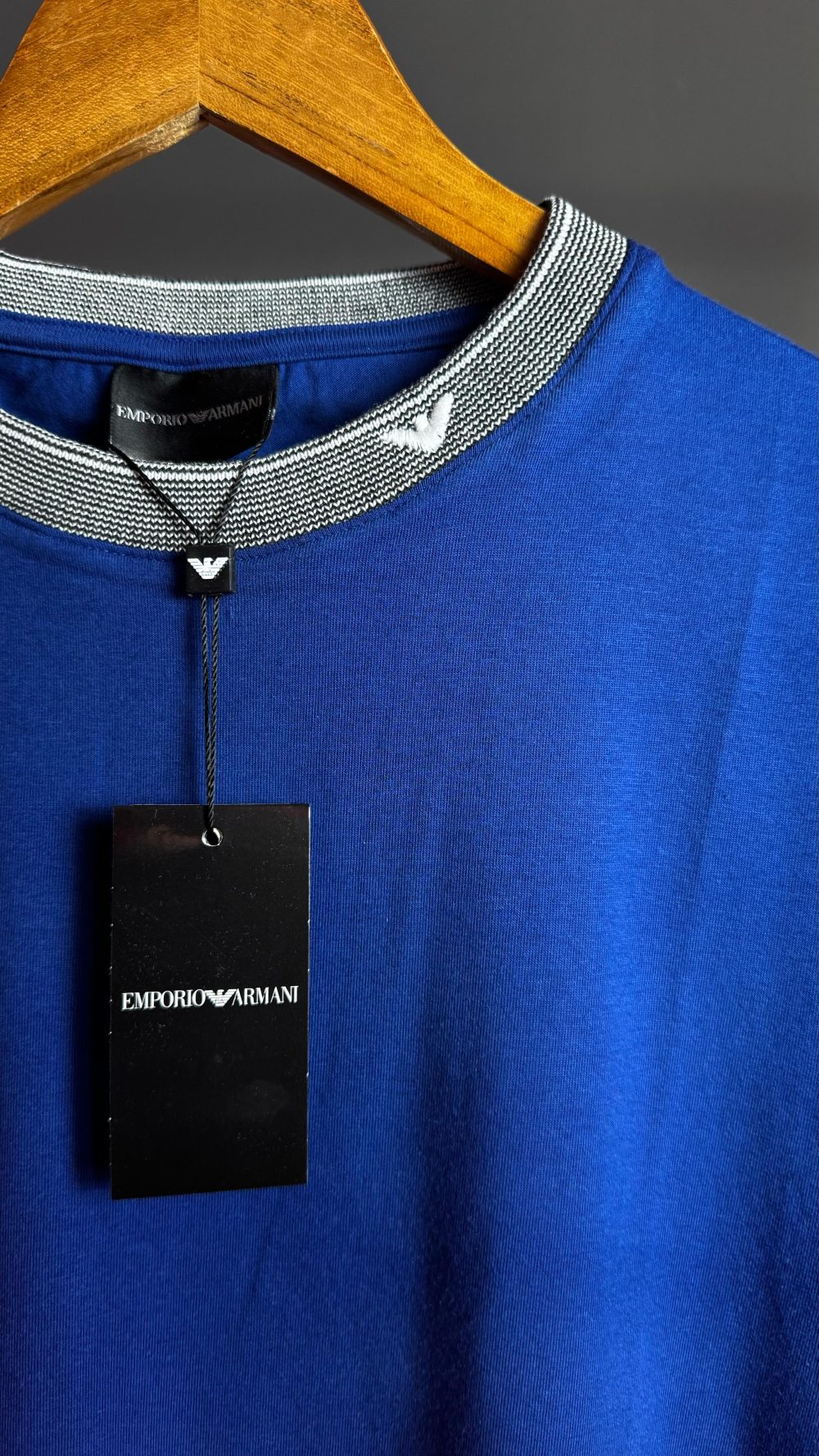 GRIFE ITALIANA ARMANI EXCHANGE BASICA AZUL - Imagem 2