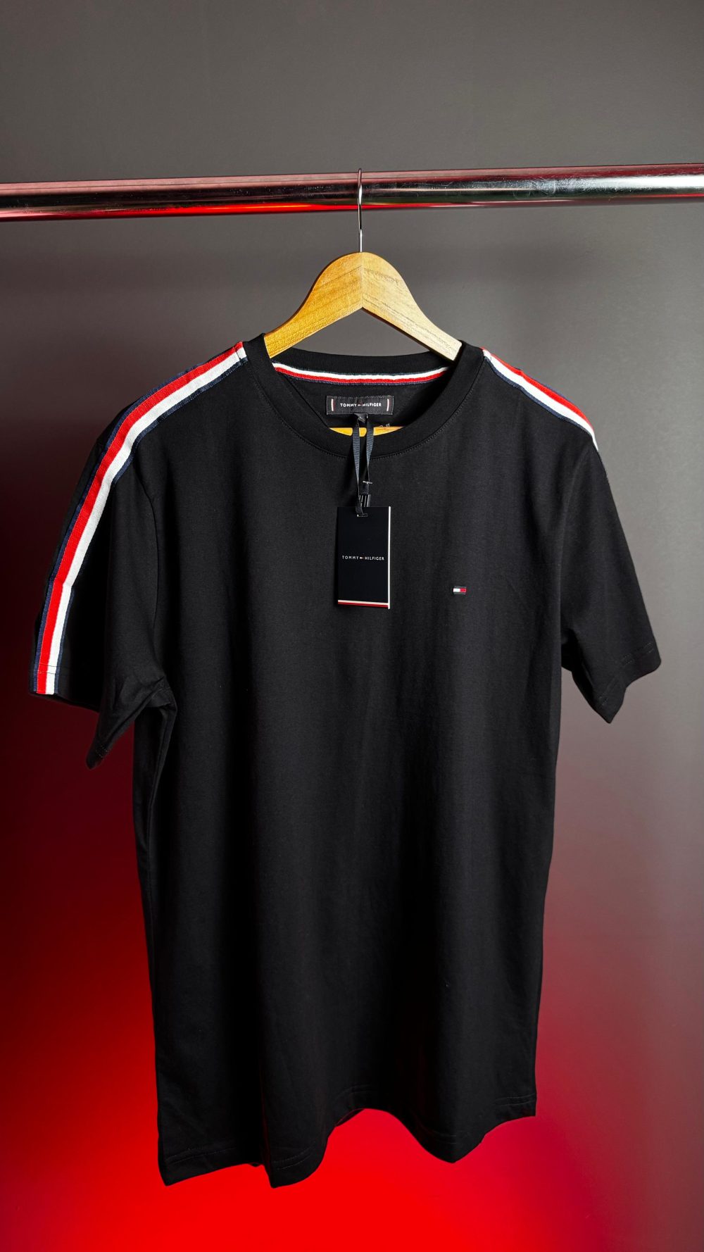 GRIFE ITALIANA TOMMY HILFIGER PRETA