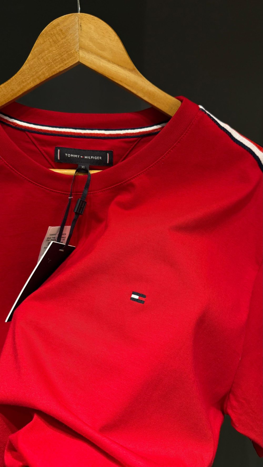 GRIFE ITALIANA TOMMY HILFIGER VERMELHA - Imagem 2