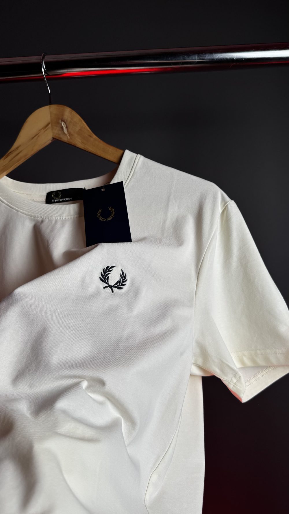 GRIFE ITALIANA FRED PERRY BASICA OFF-WHITE