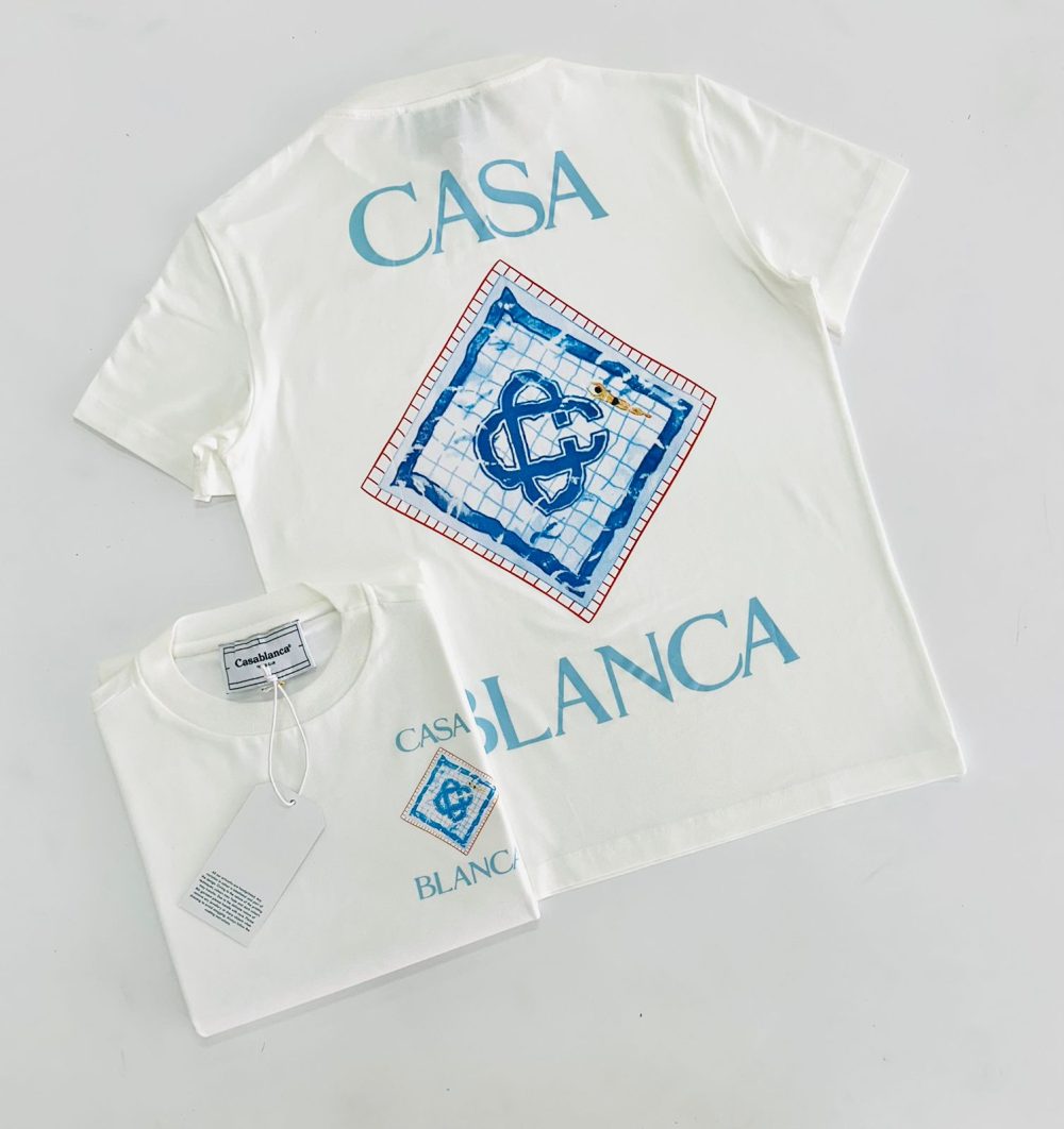 GRIFE CHINESA CASA BLANCABASICA COM ESTAMPA NAS COSTAS BRANCA
