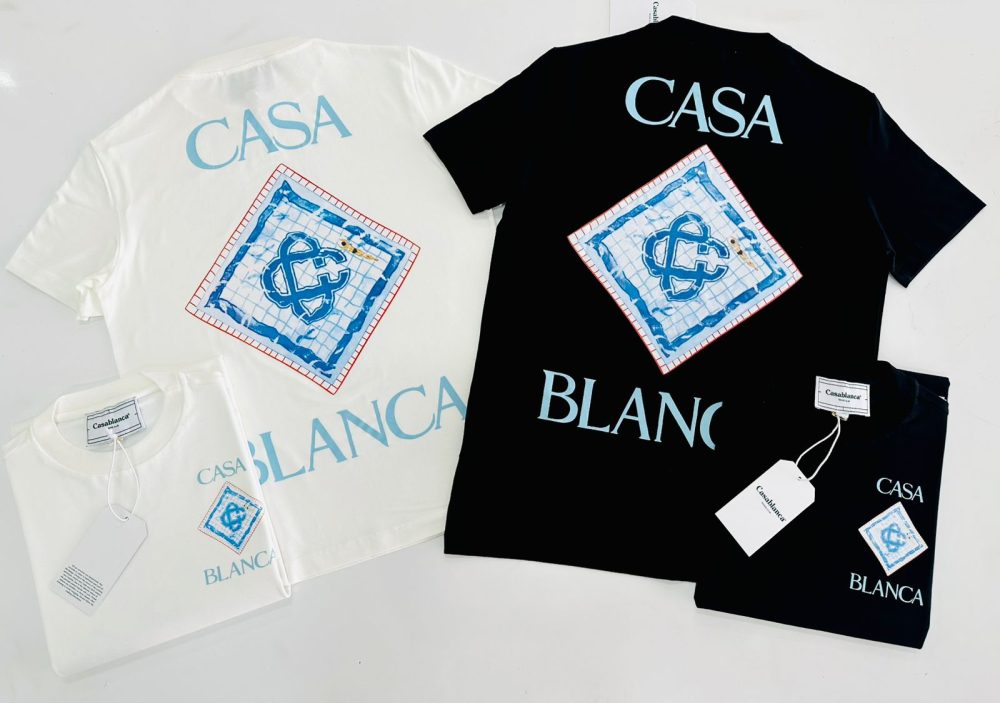 GRIFE CHINESA CASA BLANCABASICA COM ESTAMPA NAS COSTAS PRETA - Imagem 2